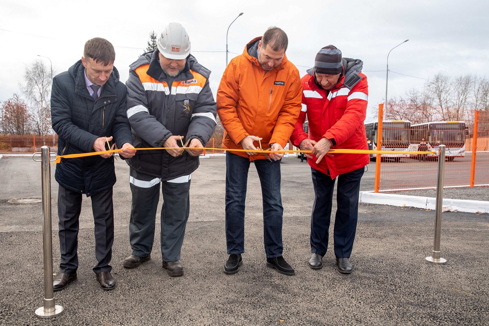 На ЕВРАЗ НТМК вышли на линию новые автобусы - Тагильский рабочий