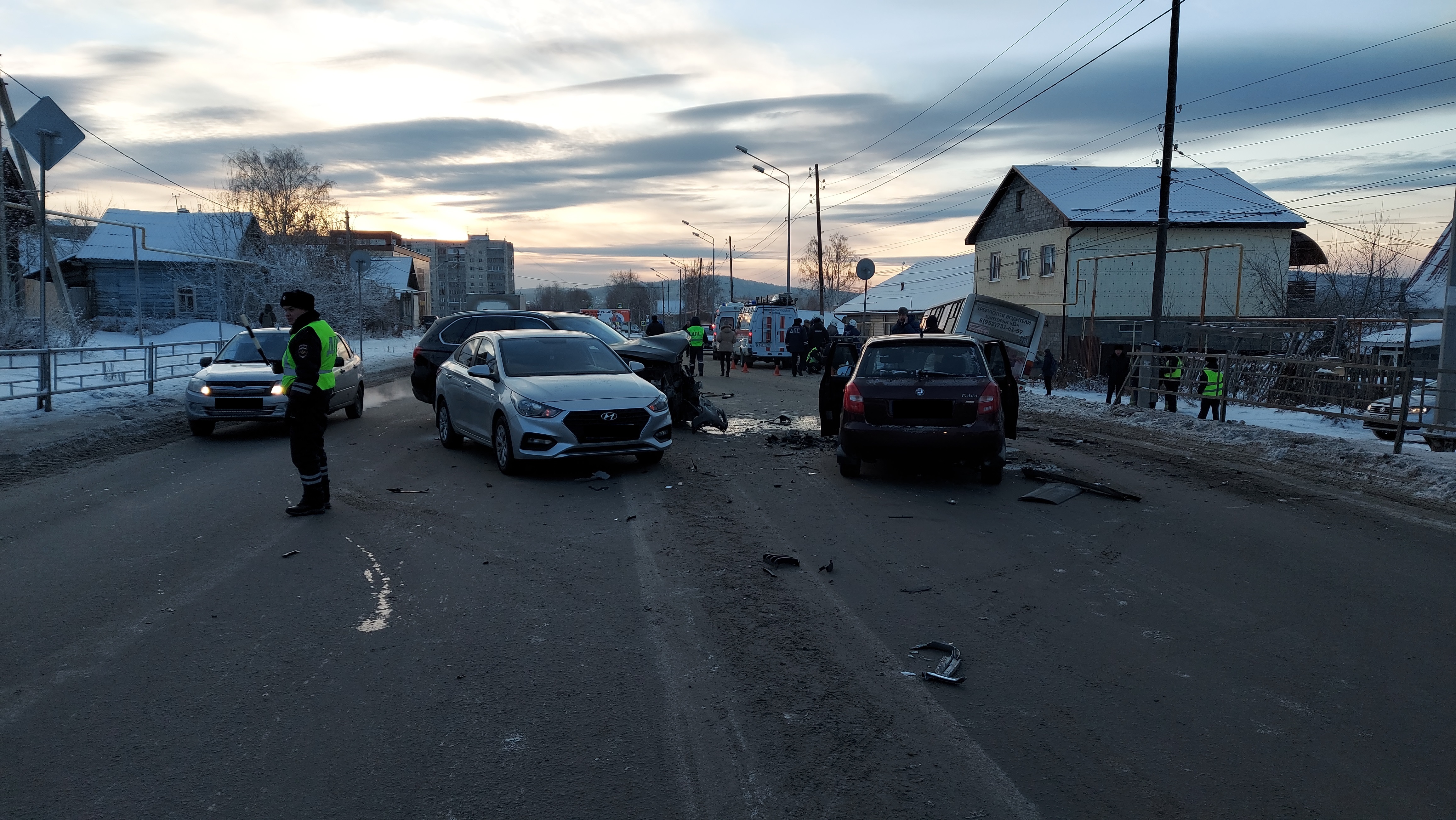 В Нижнем Тагиле произошло массовое ДТП. Есть погибший - Тагильский рабочий