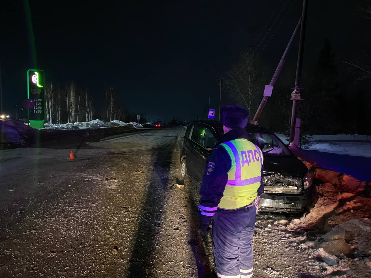 В пригороде Нижнего Тагила пьяный водитель без прав за рулем тонированного  ВАЗа устроил ДТП - Тагильский рабочий